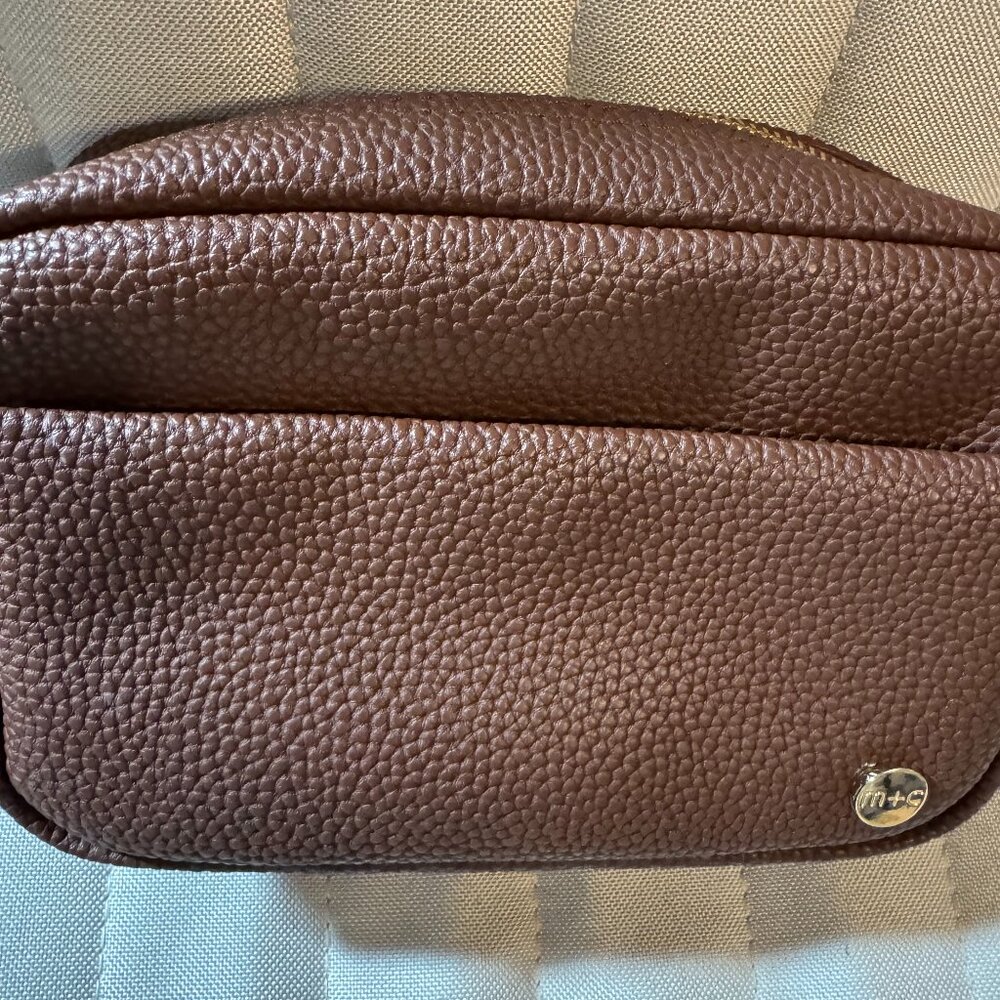 Modern and Chic Willow Crossbody
